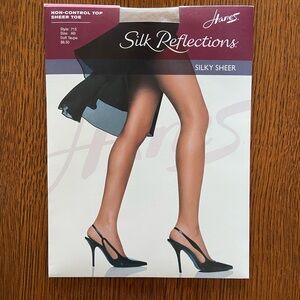 Hanes Silk Reflections Silky Sheer Non-control Top Pantyhose